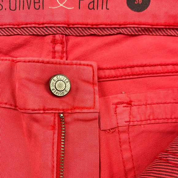 s.Oliver Red Smart Bermuda Loose Fit Shorts Size 36 US 28 - Picture 7 of 7